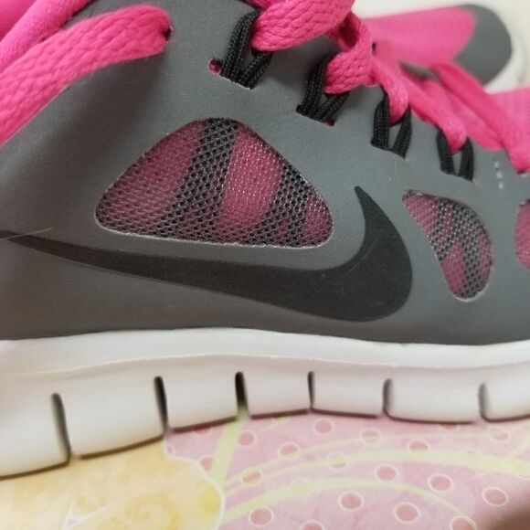Pink and gray NIKE SNEAKERS. - Picture 6 of 14
